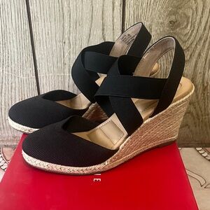 Kelly & Katie Black Wedge Espadrille Sandals